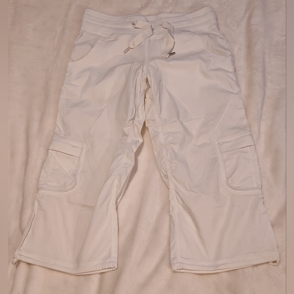 NWOT! Lululemon Athletica Studio Capri Pants Sz 6